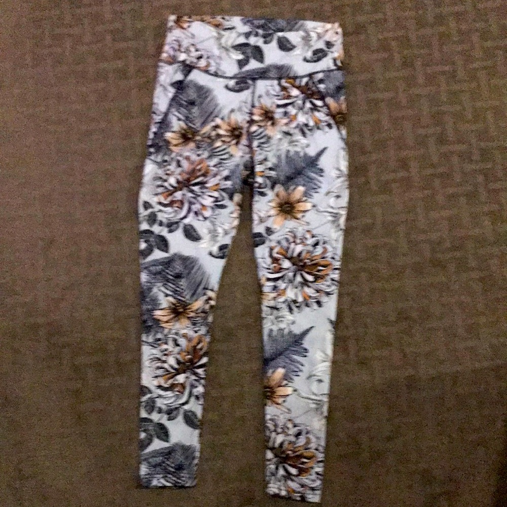 Womens exercise leggings size s/m